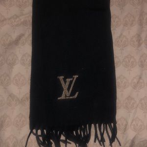 Cashmere Louis Vuitton scarf